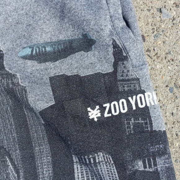 Zoo York Skyline Thread Collective SWEAT SHORTS New York City Landmarks (M) - Picture 6 of 16